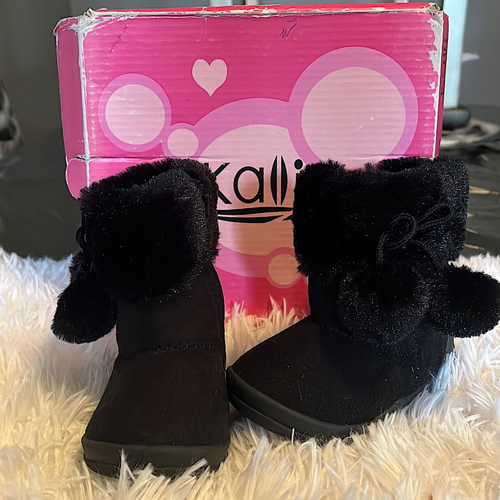 Toddler winter boot size 4